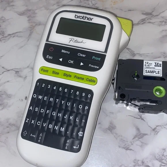 Brother P-touch Label Maker easy to use - Picture 2 of 5